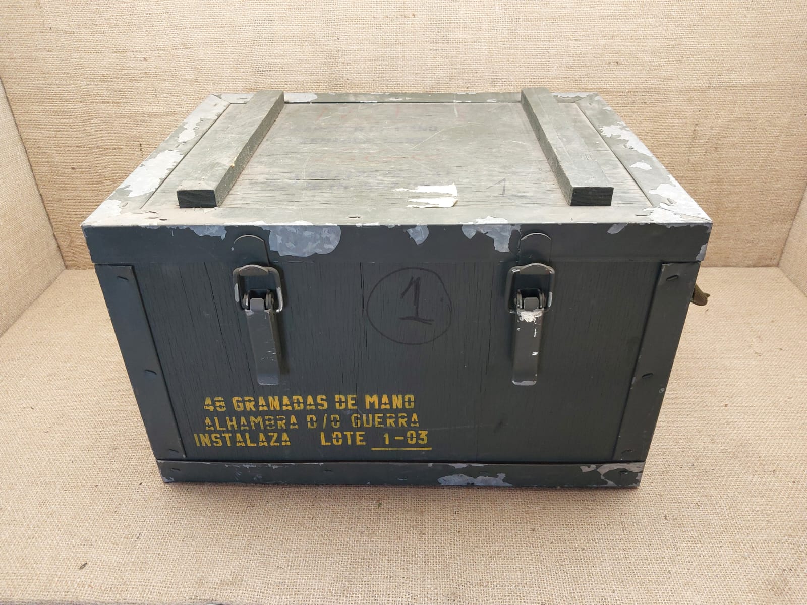 caja de madera militar