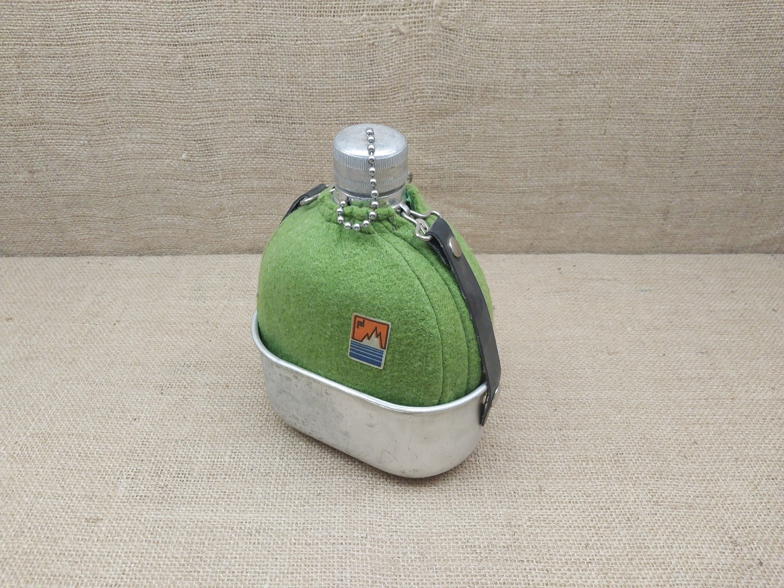 cantimplora con forro y gabata