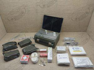 antiguo botiquin de vehiculo lleno