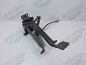 soporte , pedal y bomba embrague