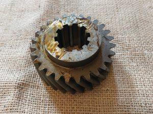 piñon caja cambios 4º velocidad