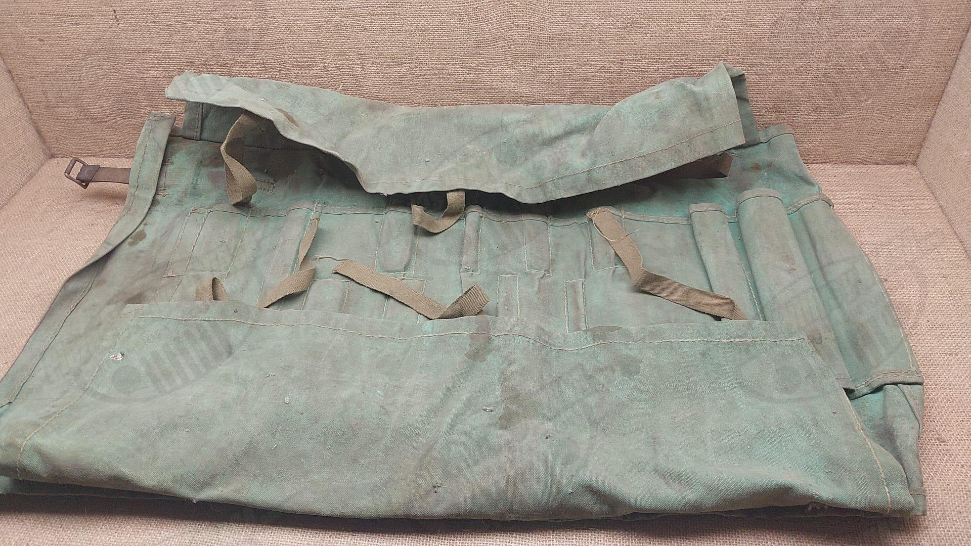 bolsa herramientas militar antigua