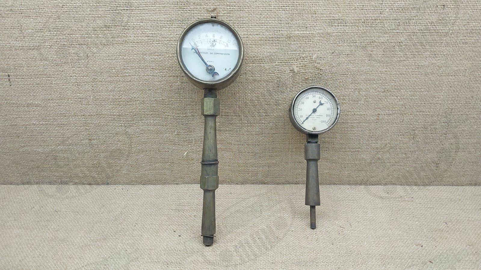 pareja de manometros antiguos