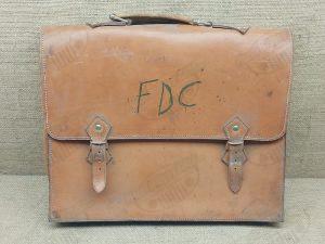 cartera de cuero para documentos