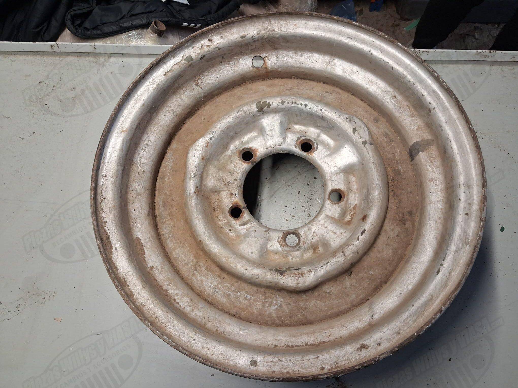 llanta jeep viasa 16 x 5,5 pulgadas militar con refuerzo entre taladros